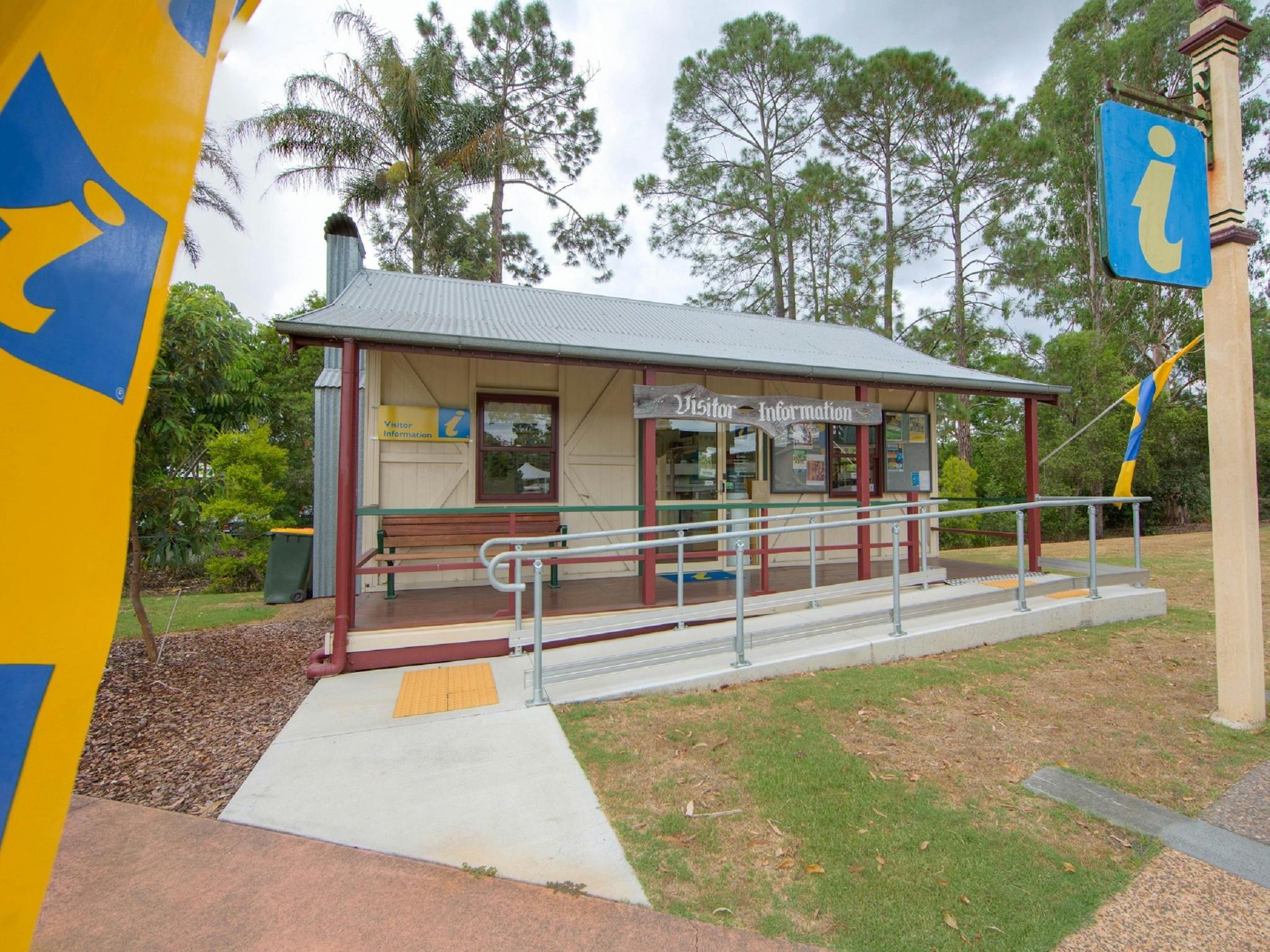 Samford_Visitor_information_centre_front_entry_moreton_bay_region