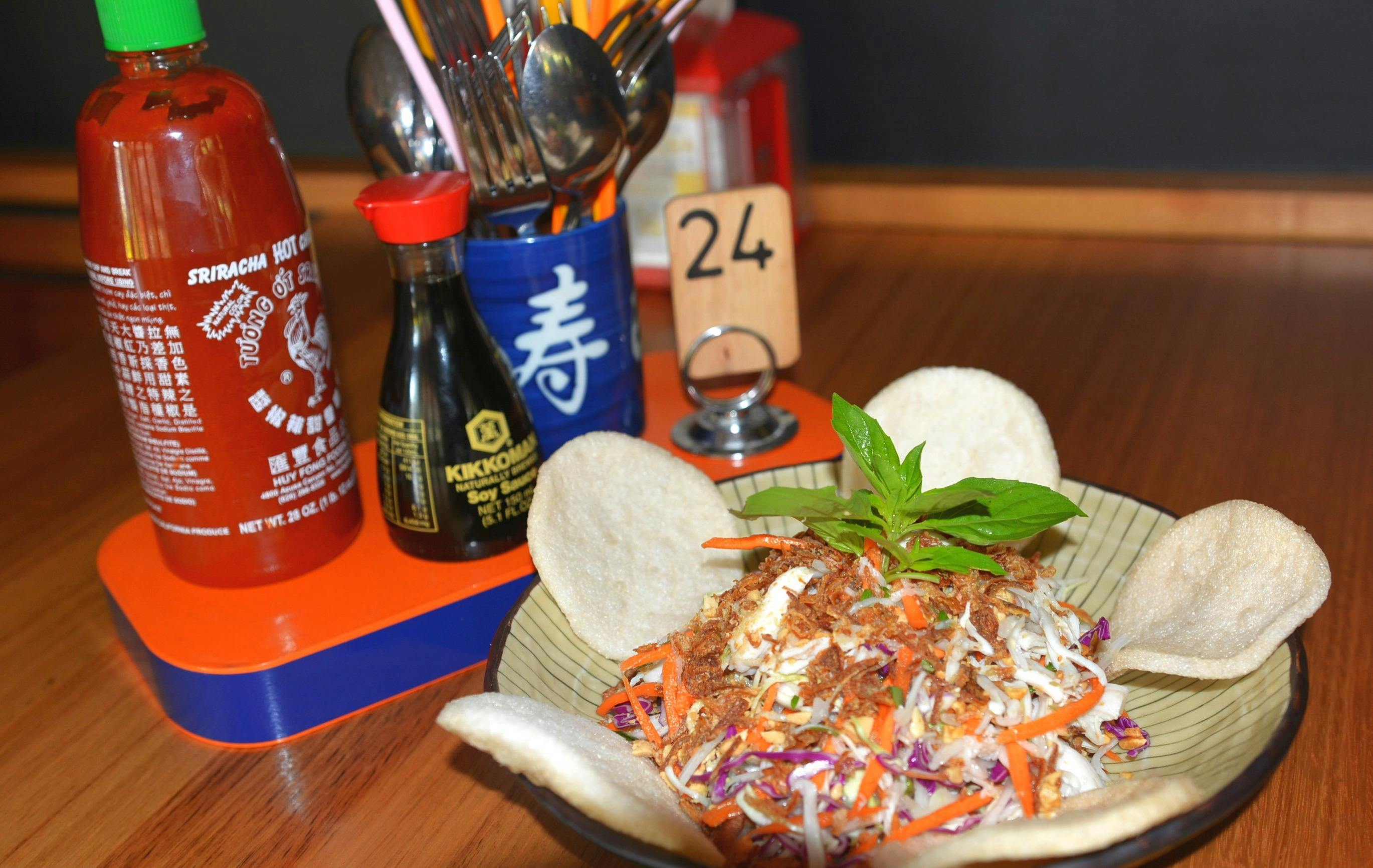 Vietnamese chicken saslad