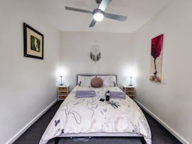 Coonawarra Experiences Queen Bedroom
