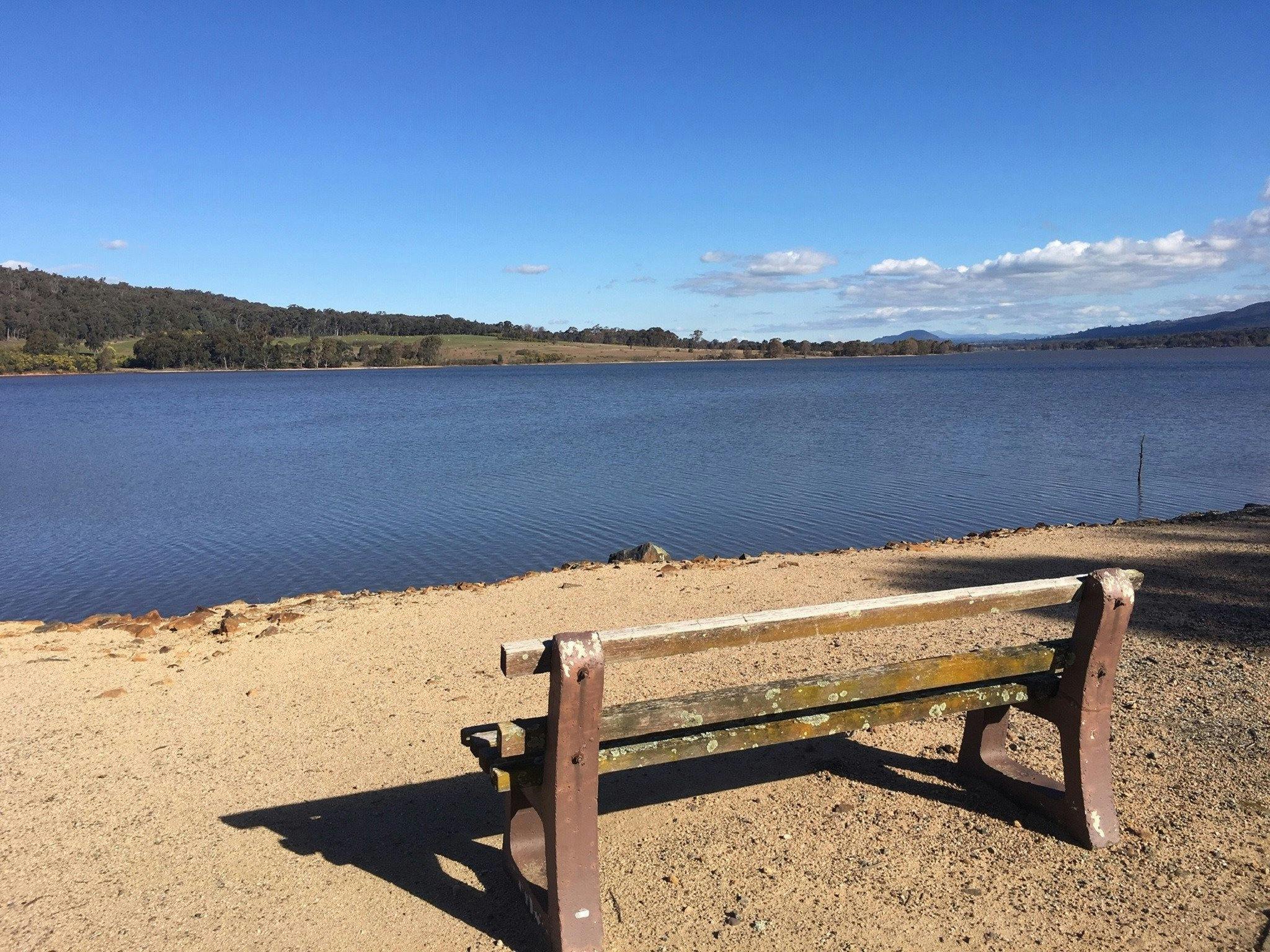 Lake Nillacootie with a bench on the shores