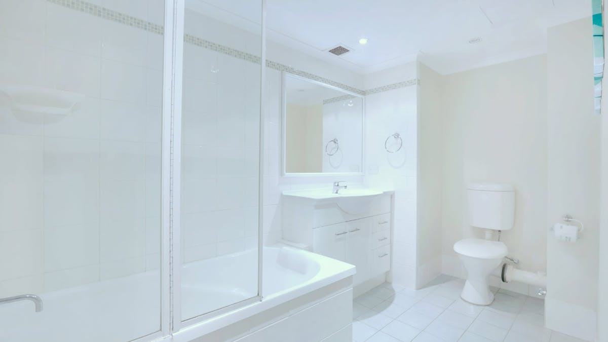 Pacific Regis Burleigh Bathroom