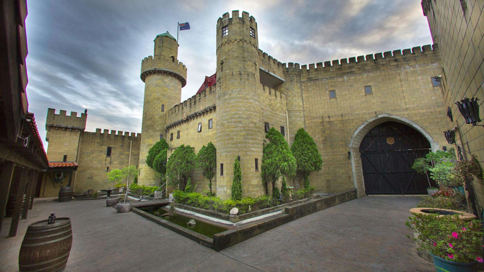 Sunshine Castle Sunshine Castle