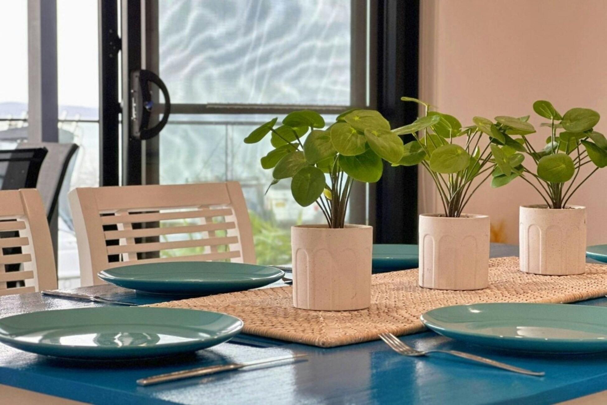 Unique dining experience with lakeviews