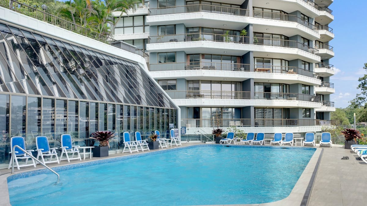 2 bedroom unit in Burleigh - Shared pool
