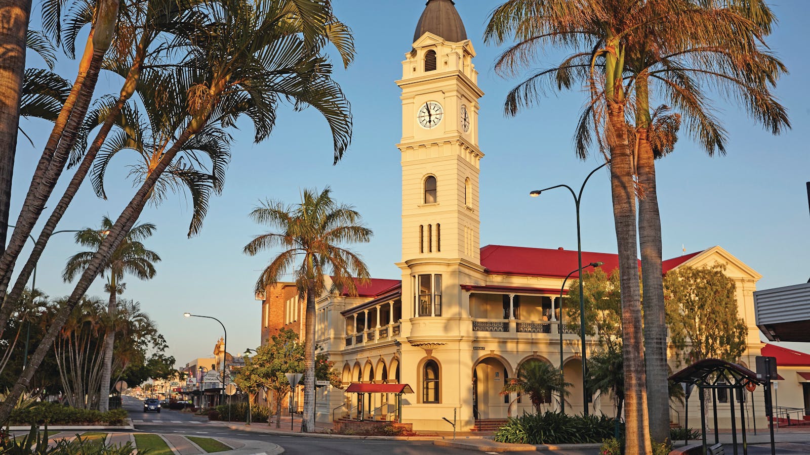 Bundaberg to Childers and Woodgate Day Trip