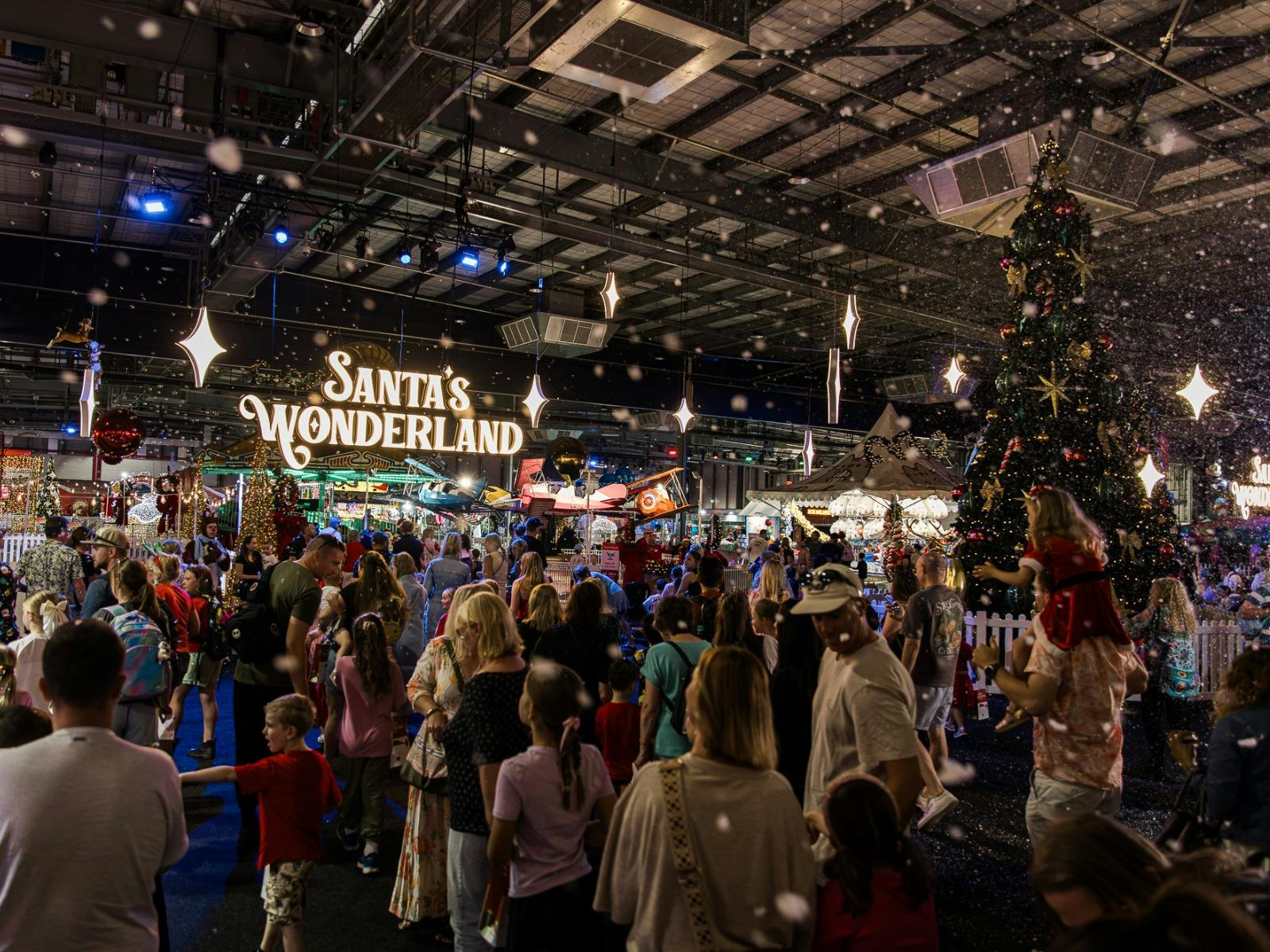 santas-wonderland-entrance