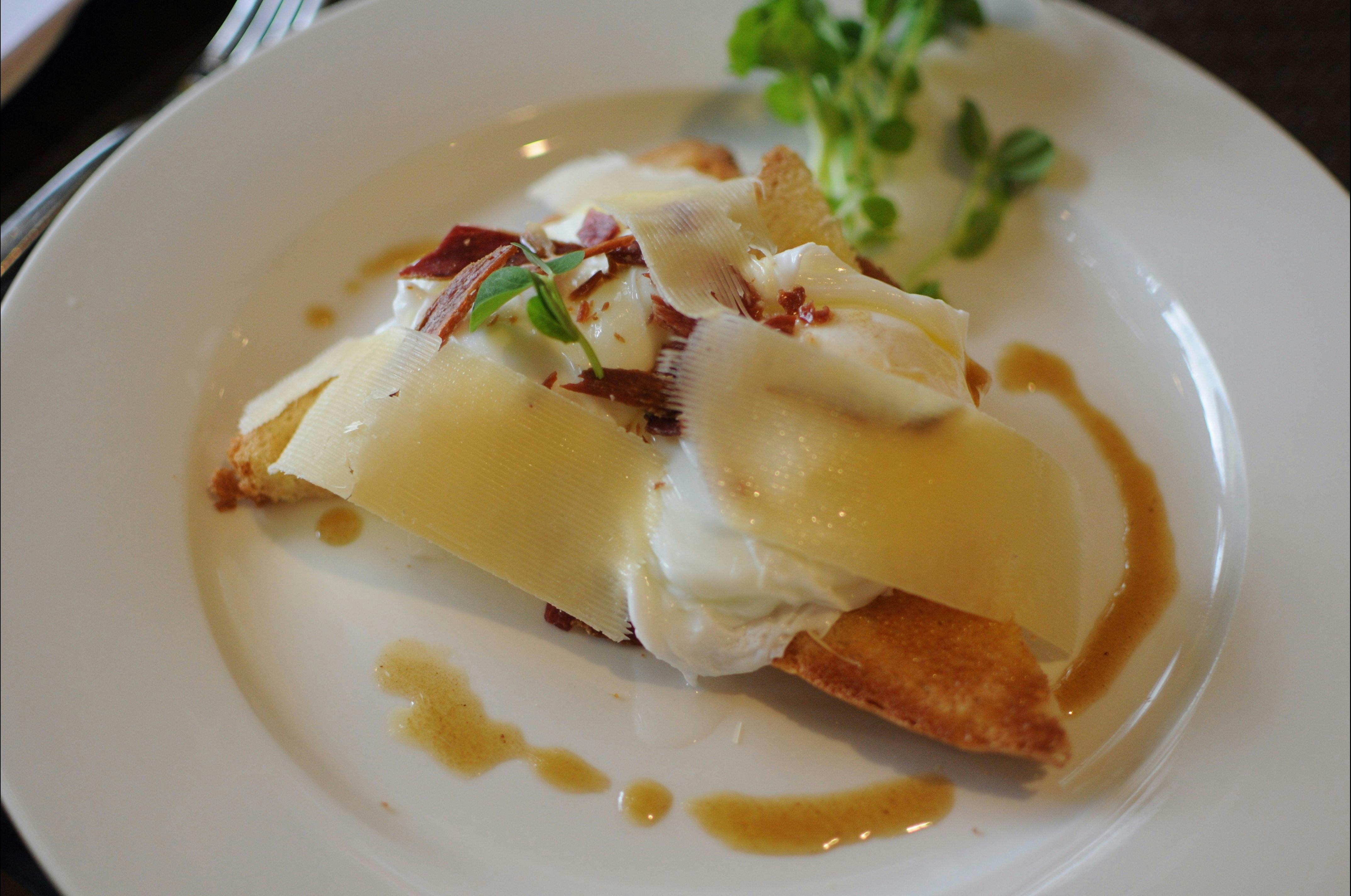 Continental buffet and a la carte cooked breakfast included in all rates