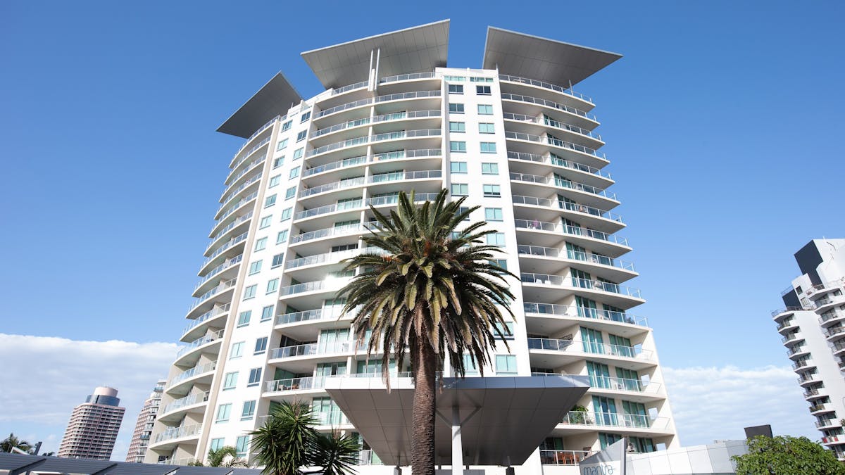 Mantra Wings - Exterior