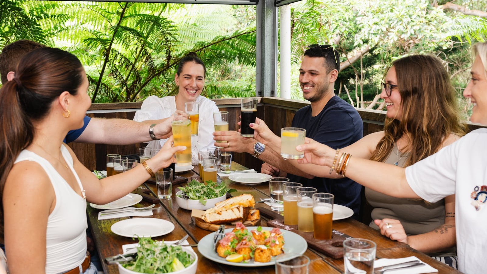 Creative Tours Sunshine Coast - Enjoy artisanal craft beers and delicious local food Creative Tours Sunshine Coast - Enjoy artisanal craft beers and delicious local food