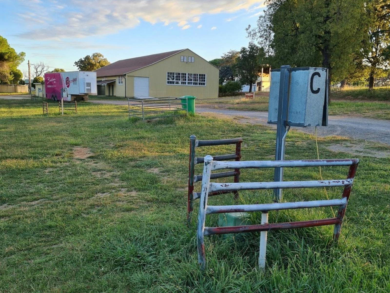 ヤス ショーグラウンド アコモデーション