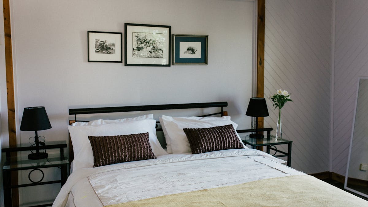 Cottage bedroom