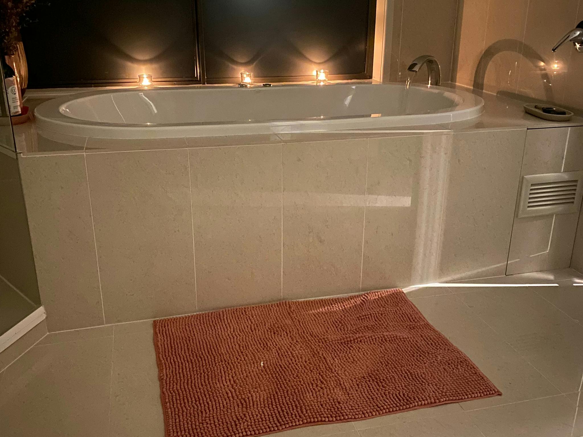 Private Spa Bath with Complimentary candles Private Spa Bath with Complimentary candles