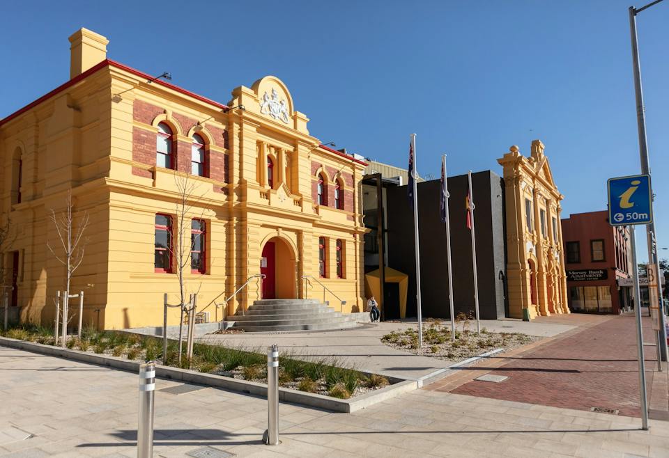 Devonport Visitor Centre photo
