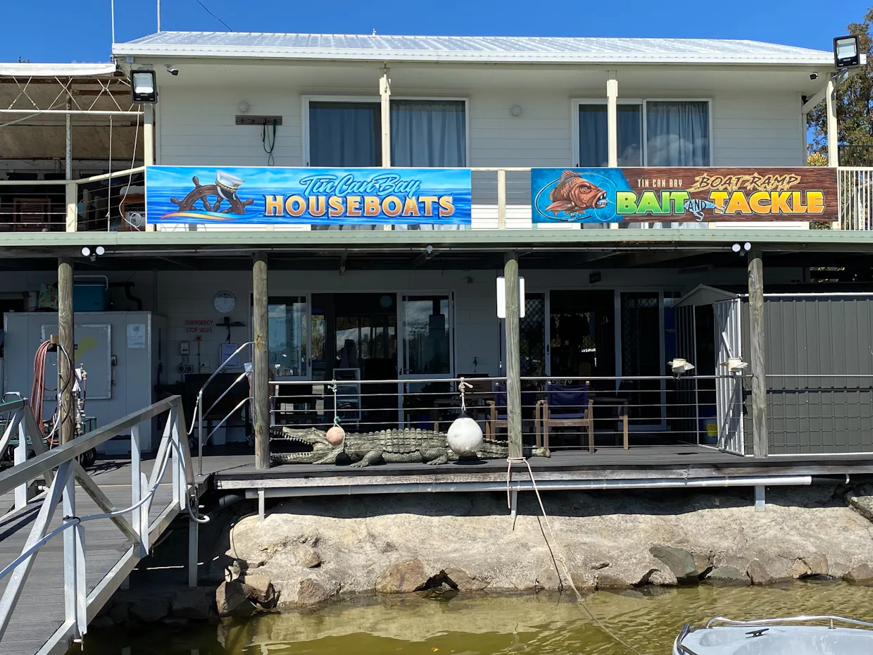 Tin Can Bay Houseboats