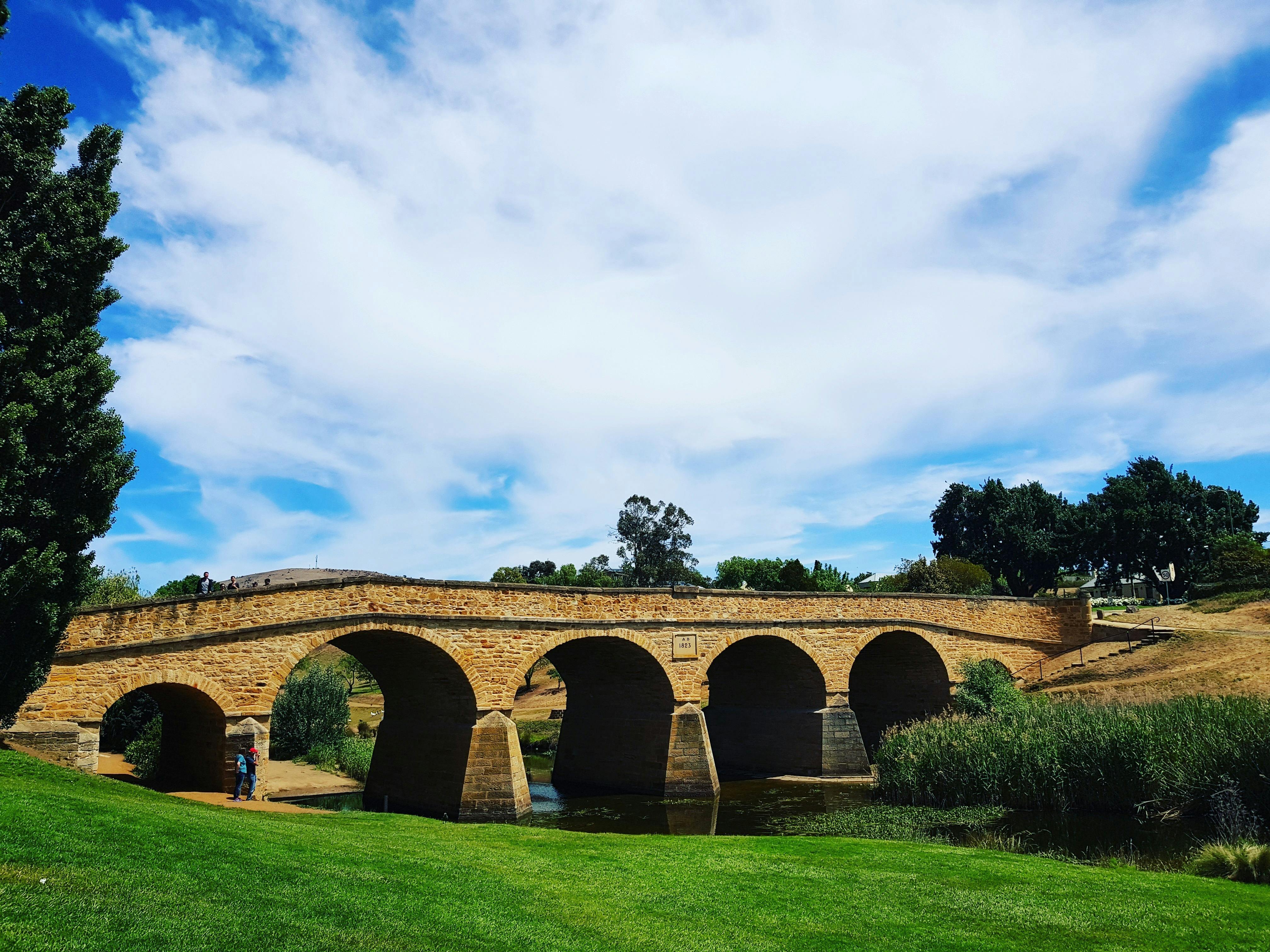 Built by convicts in 1823. We visit the beautiful Richmond Bridge on many of our tour itineraries.