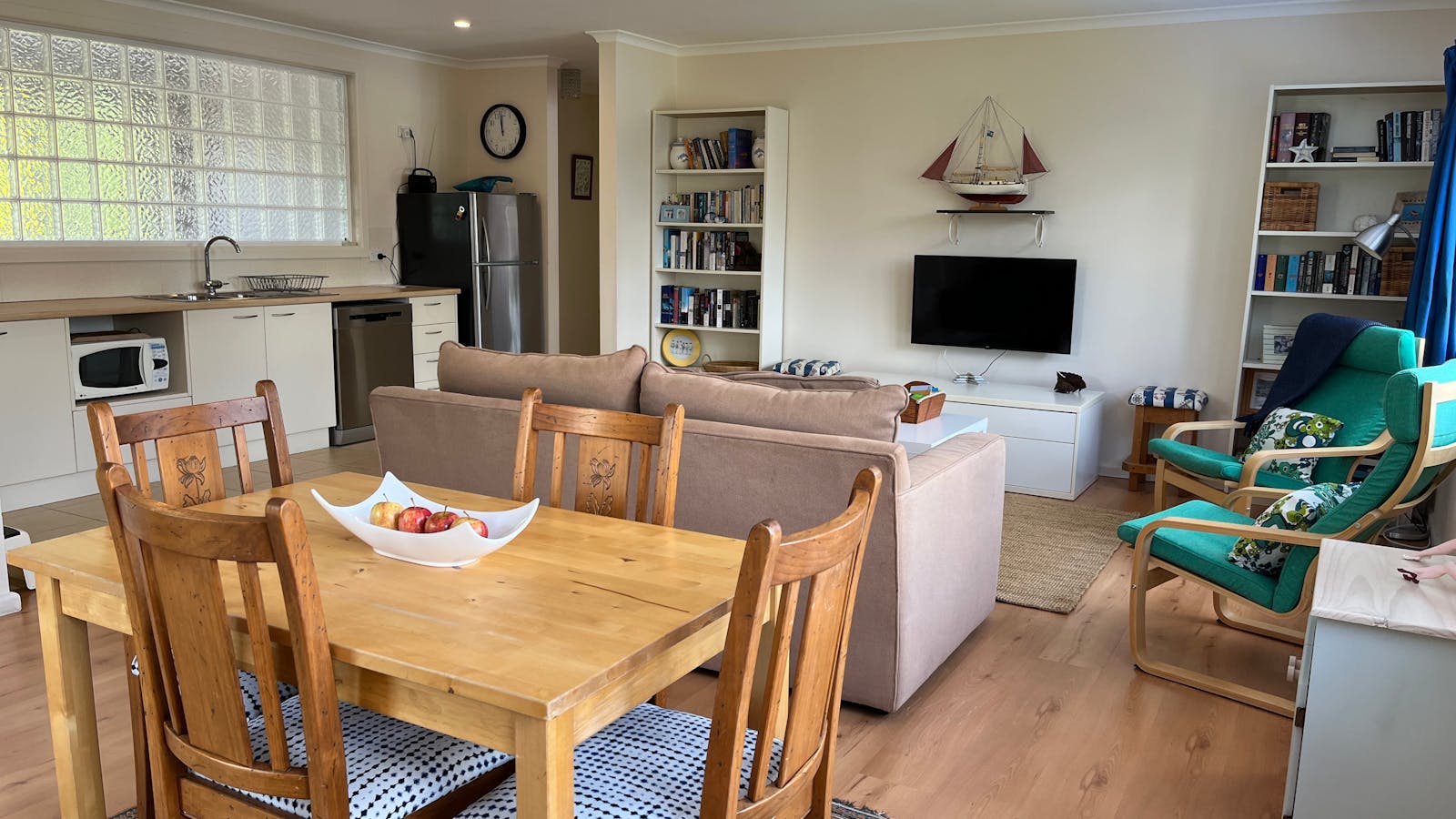 Open plan living/dining