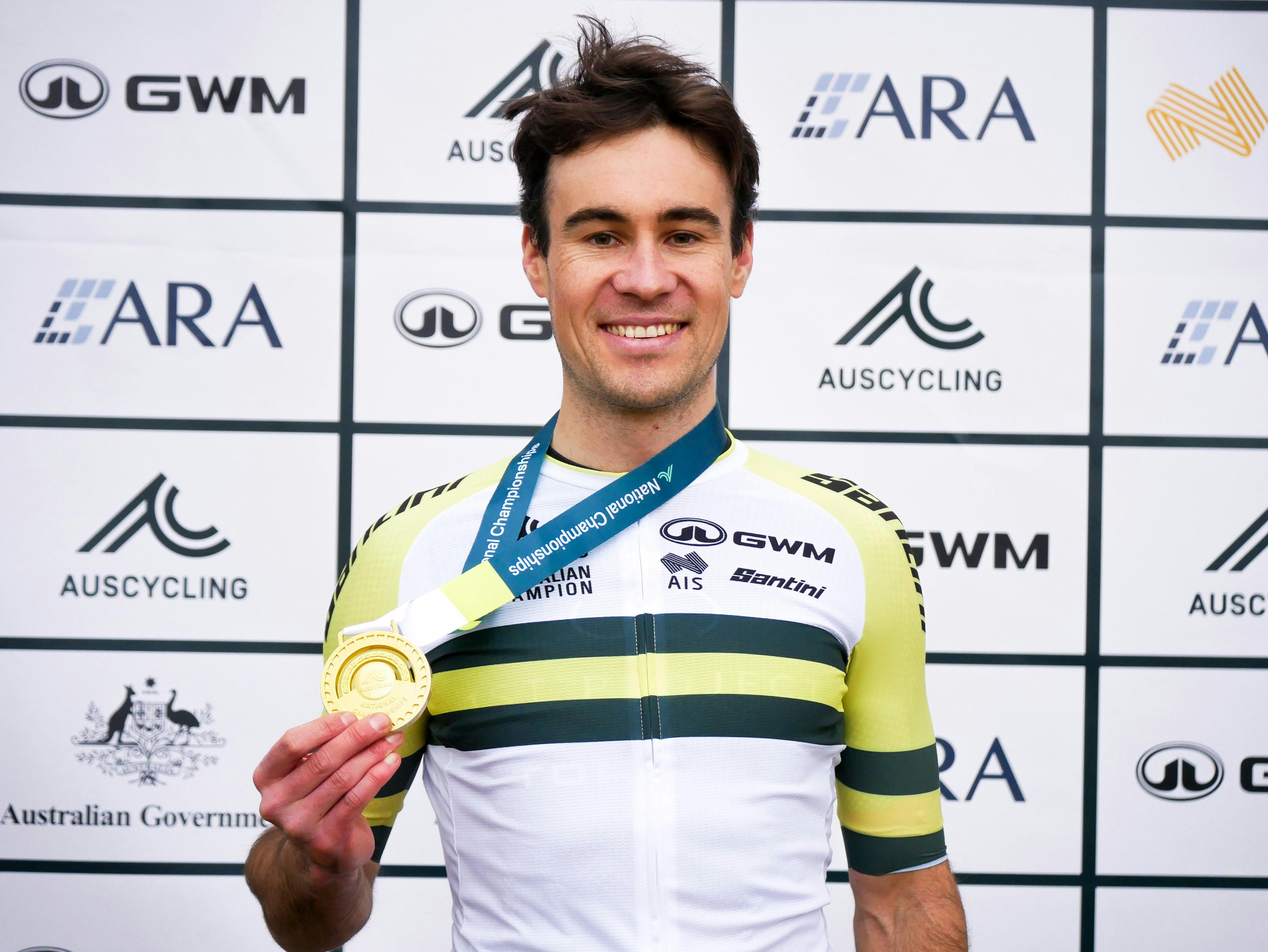 Defending Champion James Kelly