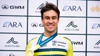 Defending Champion James Kelly