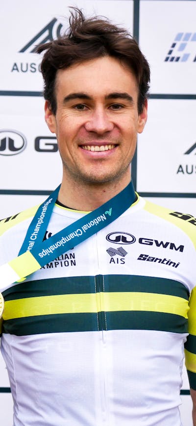 Defending Champion James Kelly