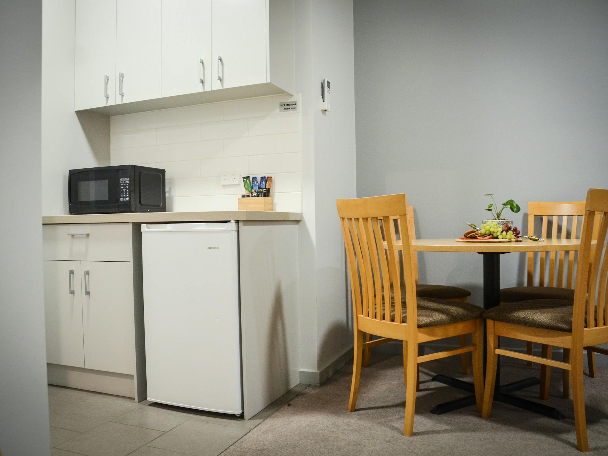 Mansfield Apartments include kitchenette facilities