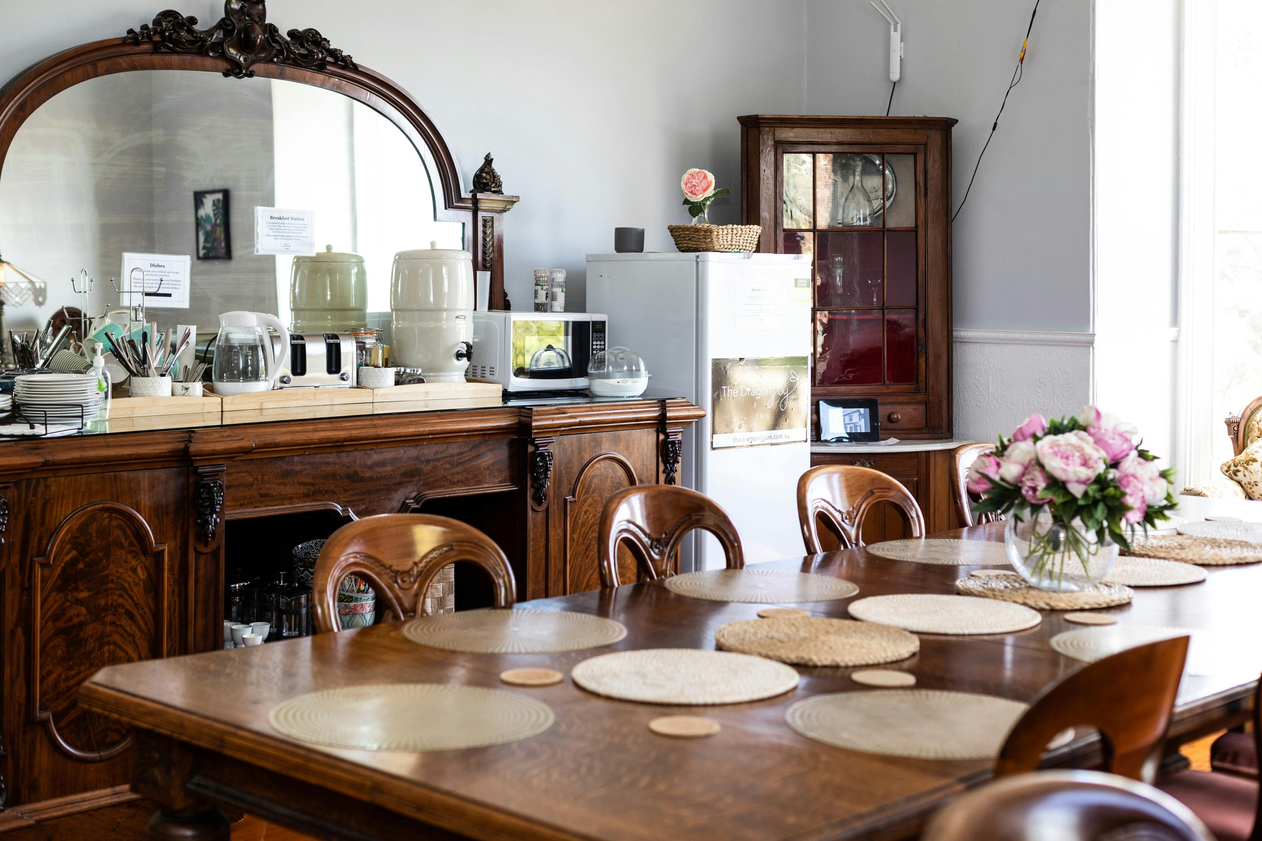 Self-serve breakfast facilities