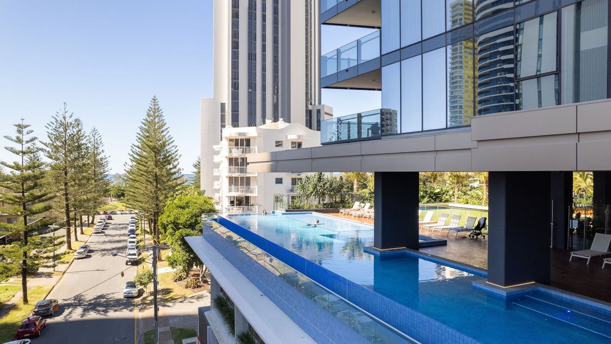 50m Infinity Pool - Ultiqa Signature Broadbeach
