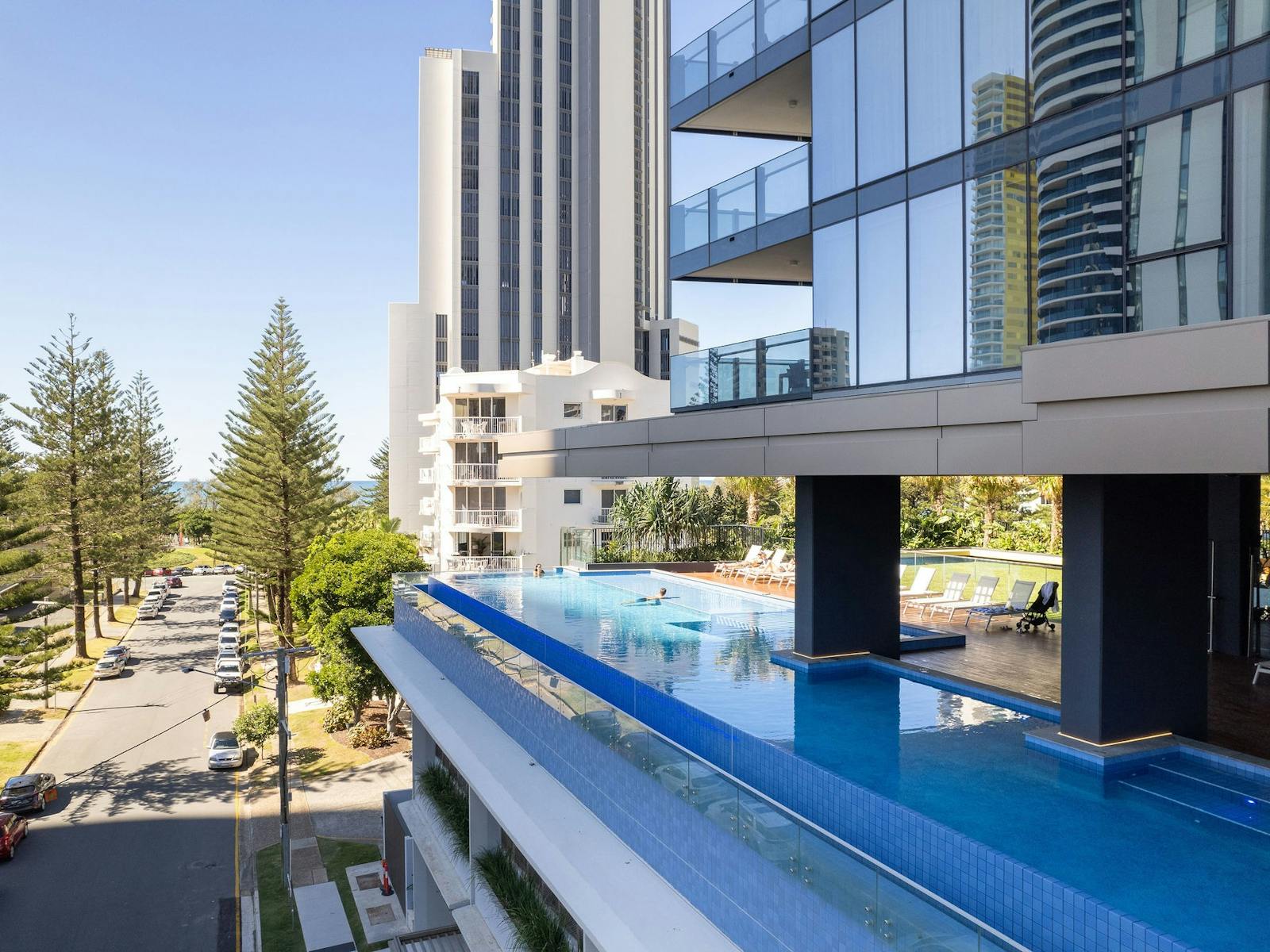 50m Infinity Pool - Ultiqa Signature Broadbeach 50m Infinity Pool - Ultiqa Signature Broadbeach