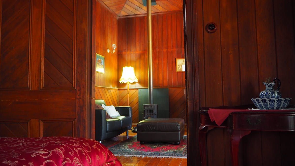 Cedar Cottage Queen Bedroom