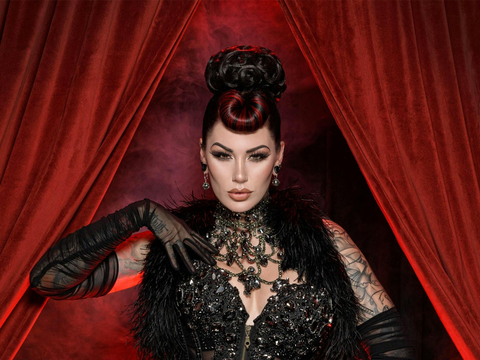 Burlesque with Cervena Fox