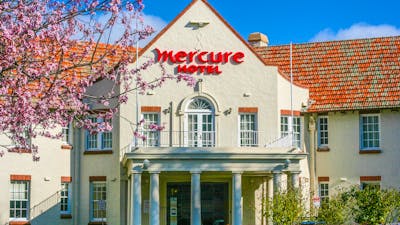 Mercure Canberra - Front