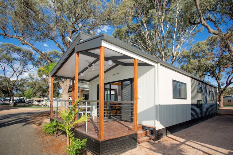 BIG4 Renmark Riverfront Holiday Park, Three Bedroom Riverfront Vi...