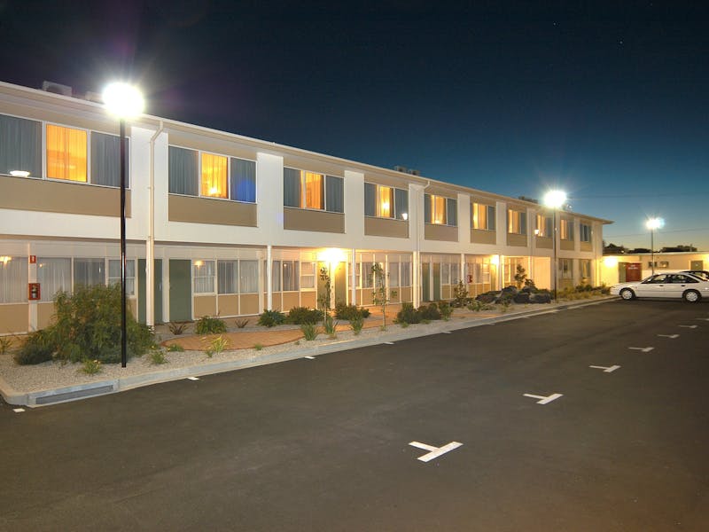 Edgewater Motel Exterior