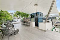 Mantra Portsea - Pool Bar