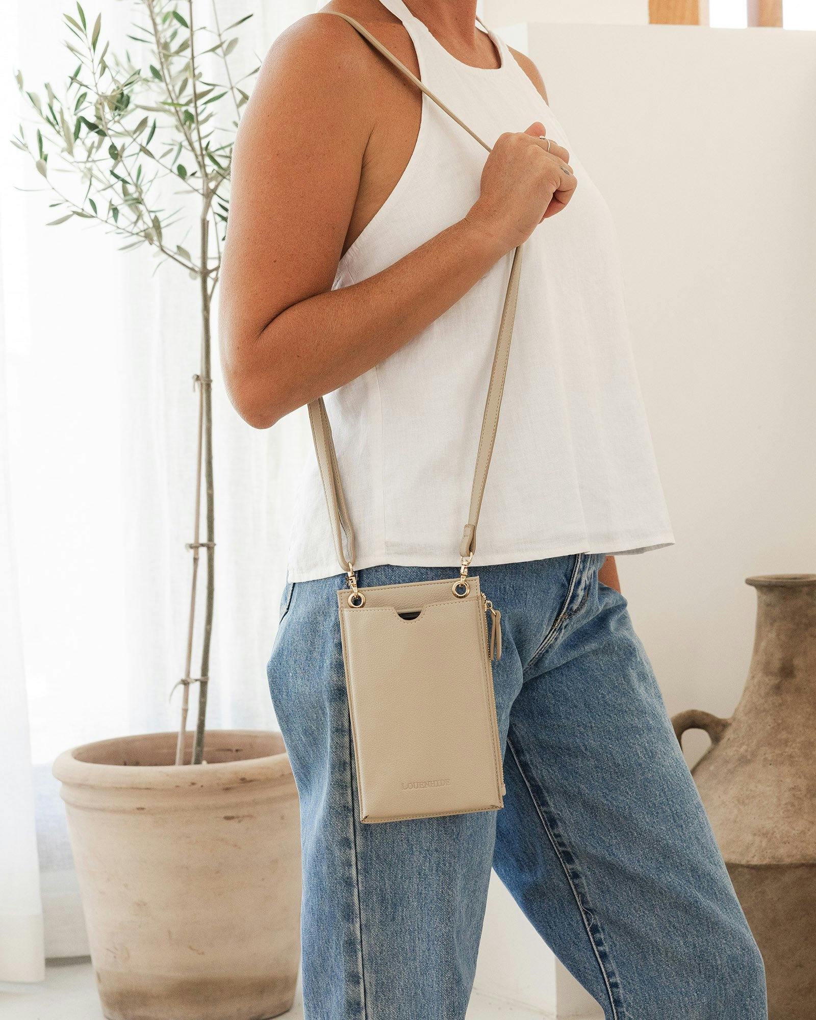 The essential Crossbody Phone Bag