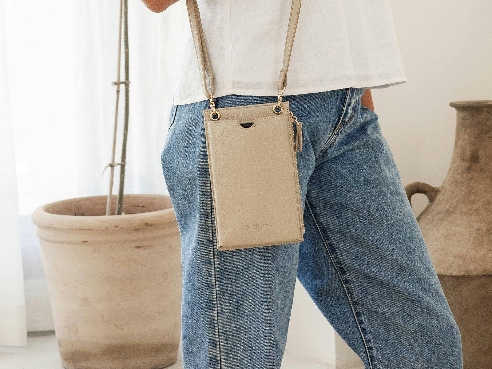 The essential Crossbody Phone Bag