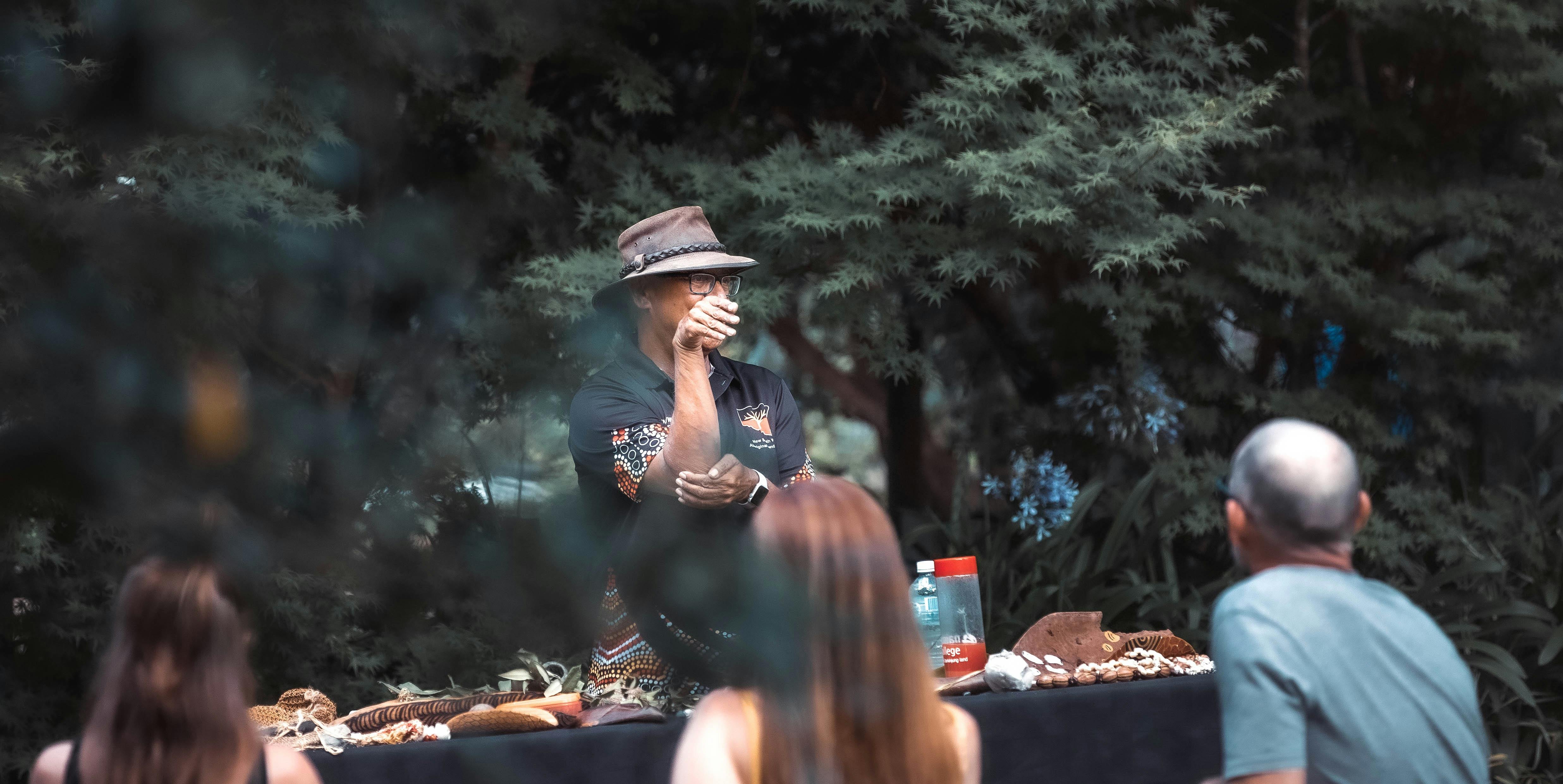 Bushtucker와 와인 시음 토론