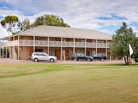 Accommodation in Port  Augusta - Standpipe Golf Motor Inn