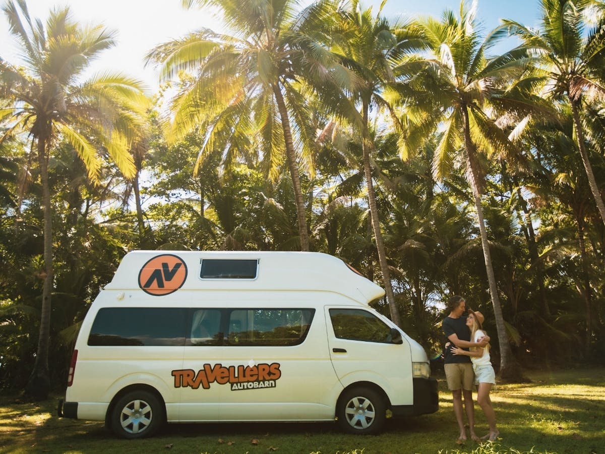 Travellers Autobarn Hi5 Campervan