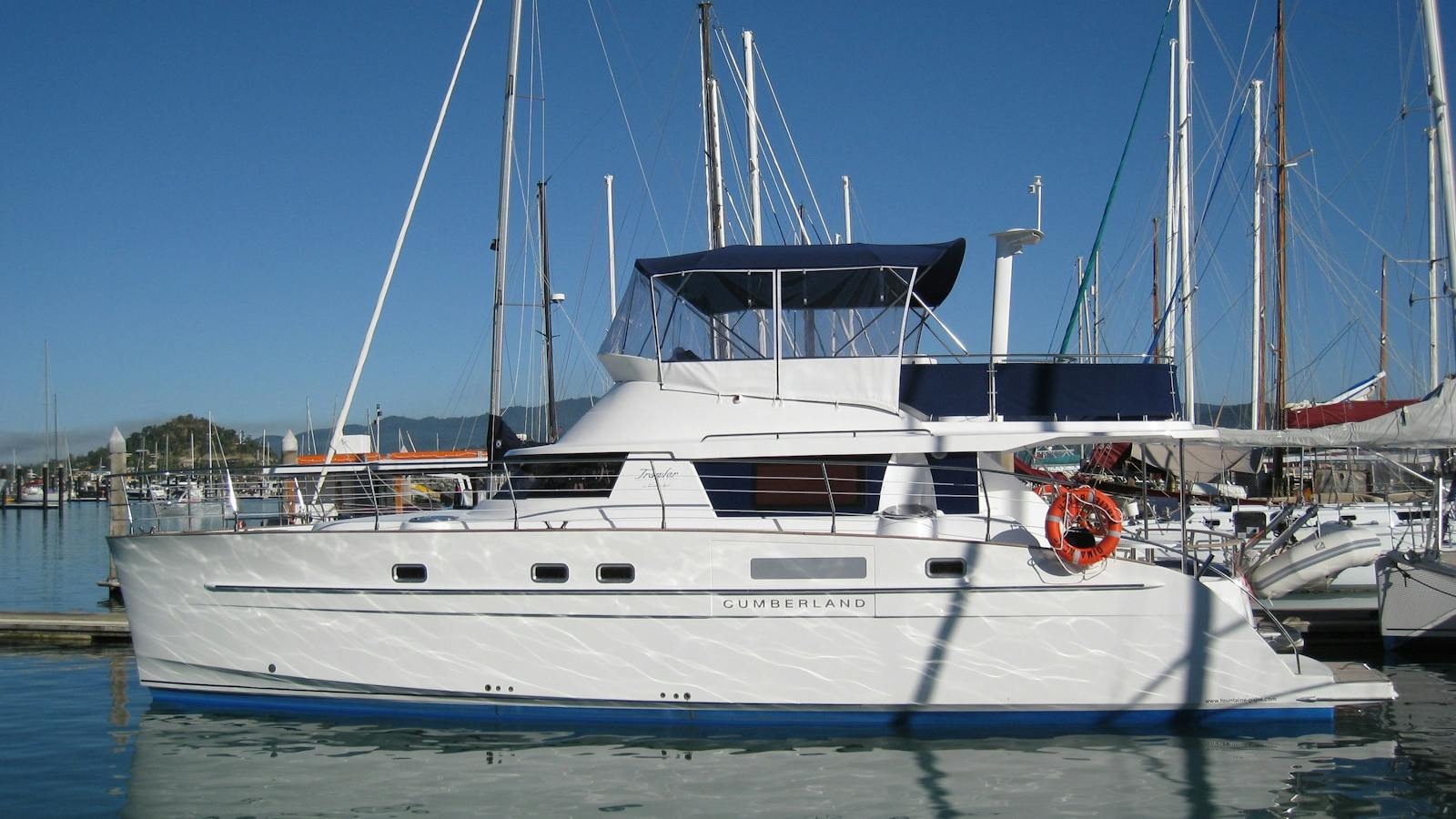 Power Catamaran Cumberland 46 - Dimanche