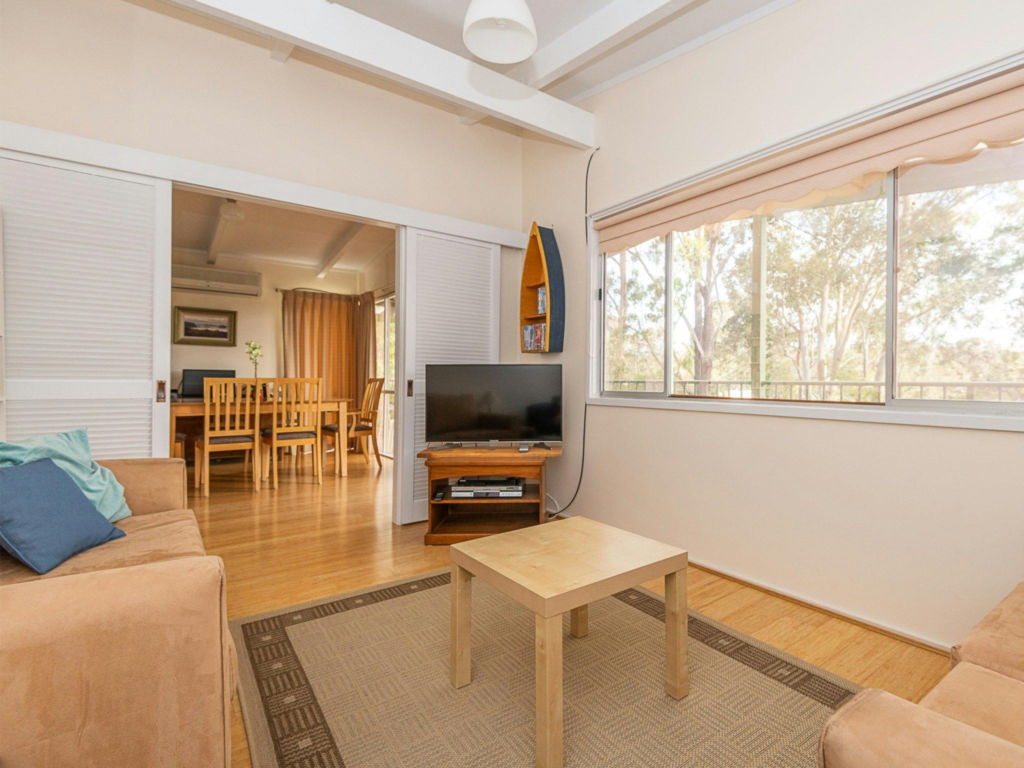 Batehaven Beach House lounge