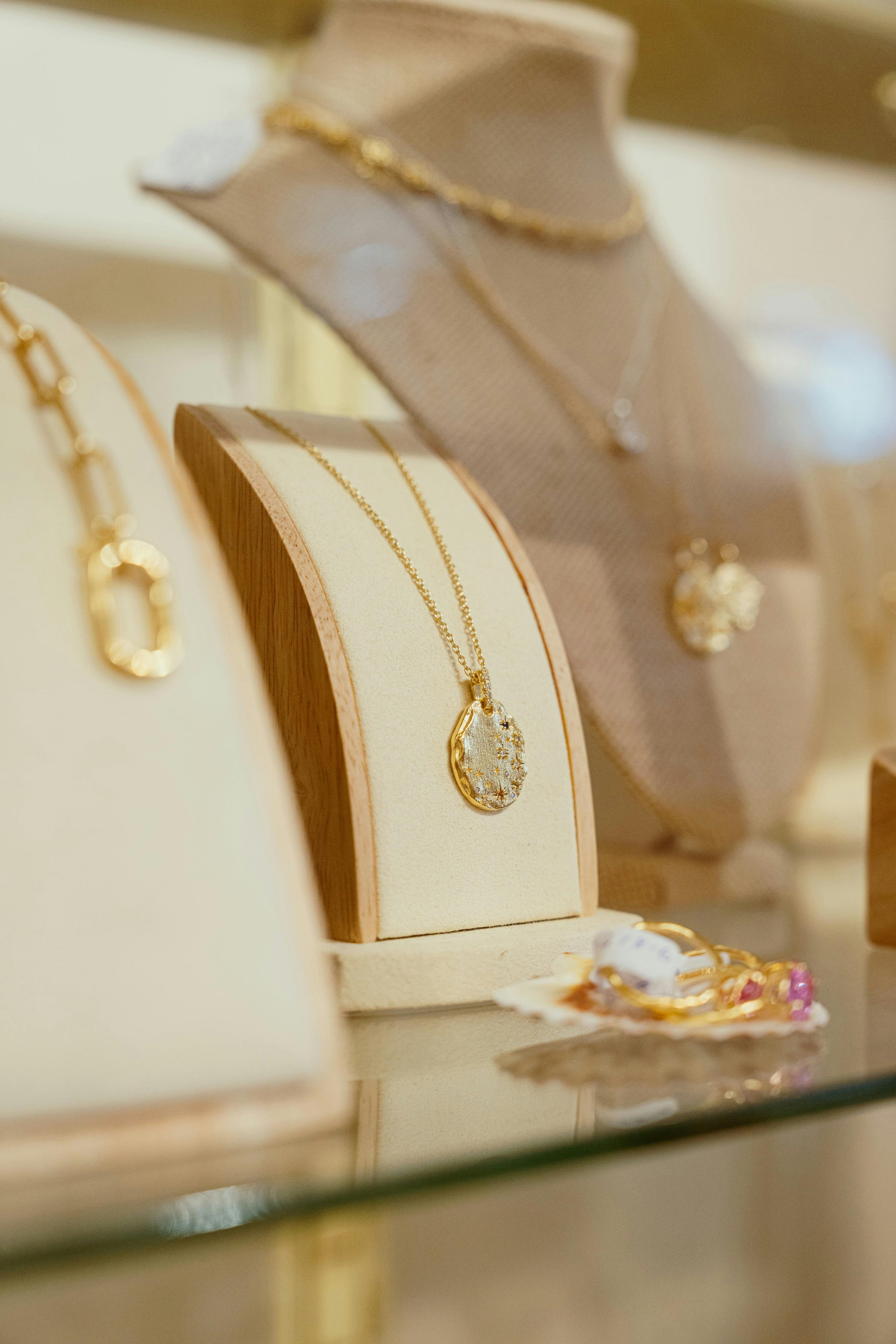 Charlotte Jewellery 제공