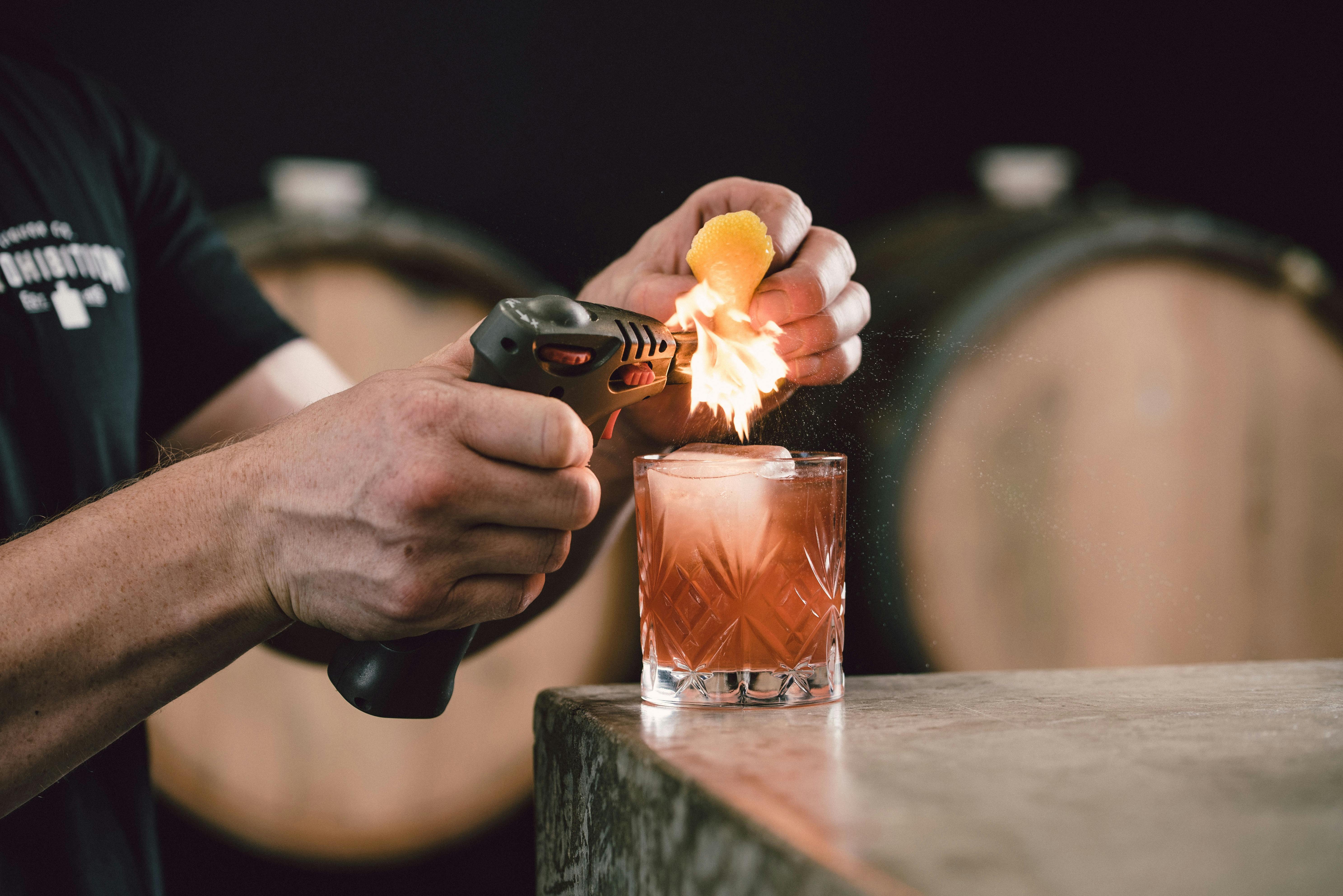 Negroni cocktail making