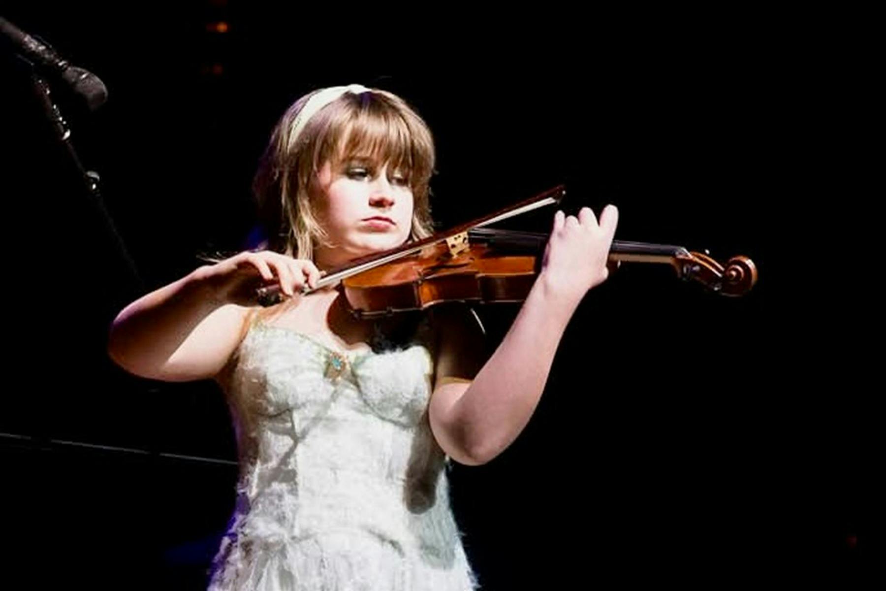 Gabrielle Wikstrom violinist