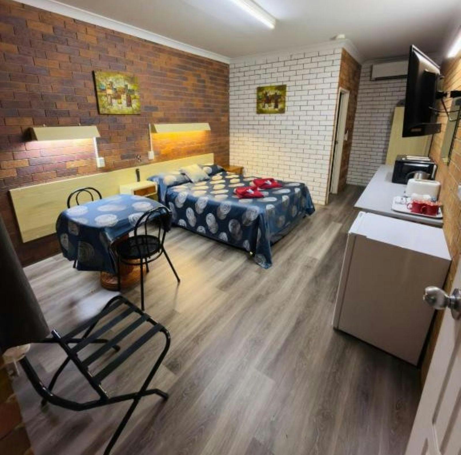 Lodge Motel