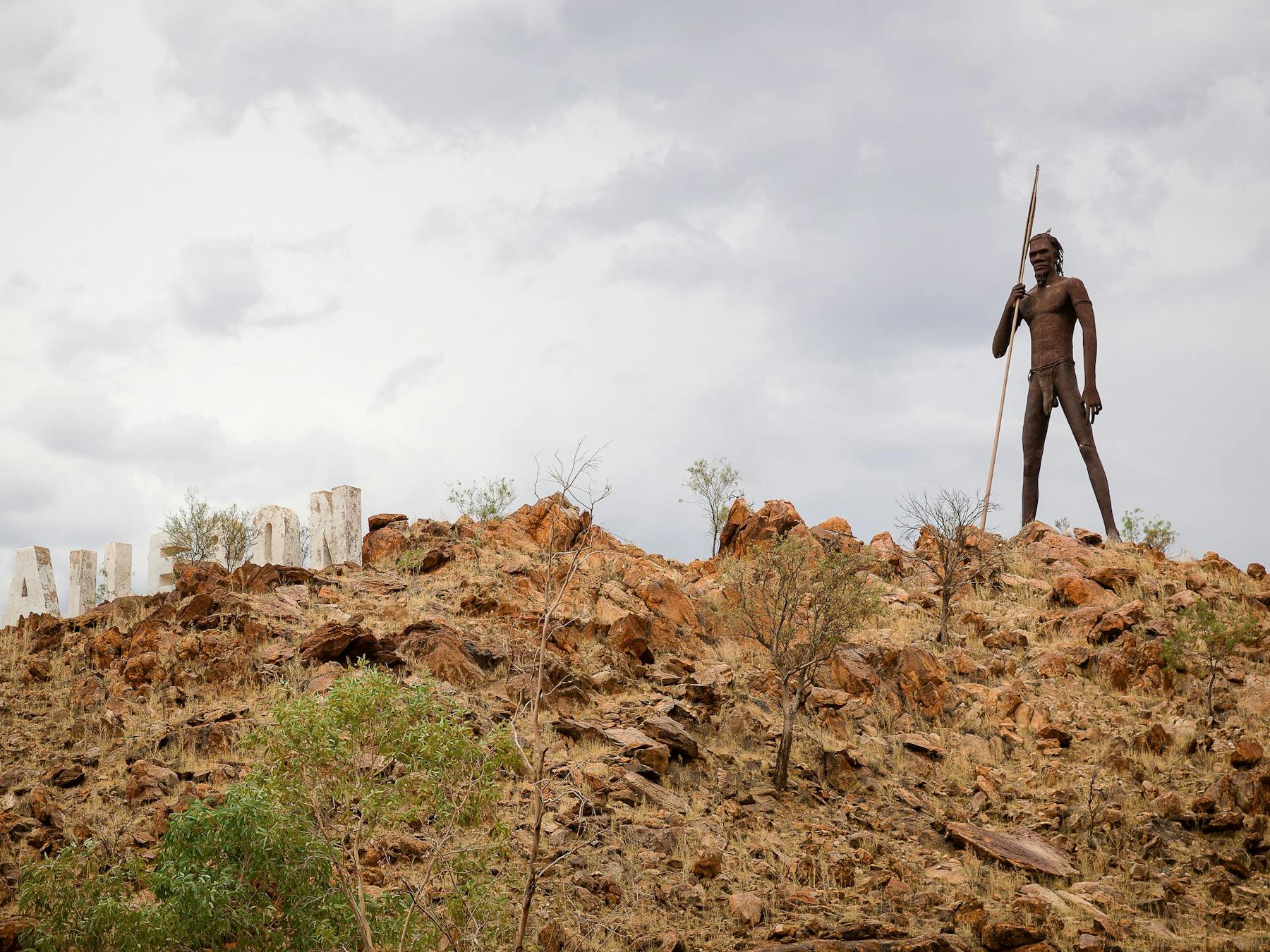Striking giant sculpture by Mark Egan of the ‘Anmatjere Man’ overlooks Aileron.
