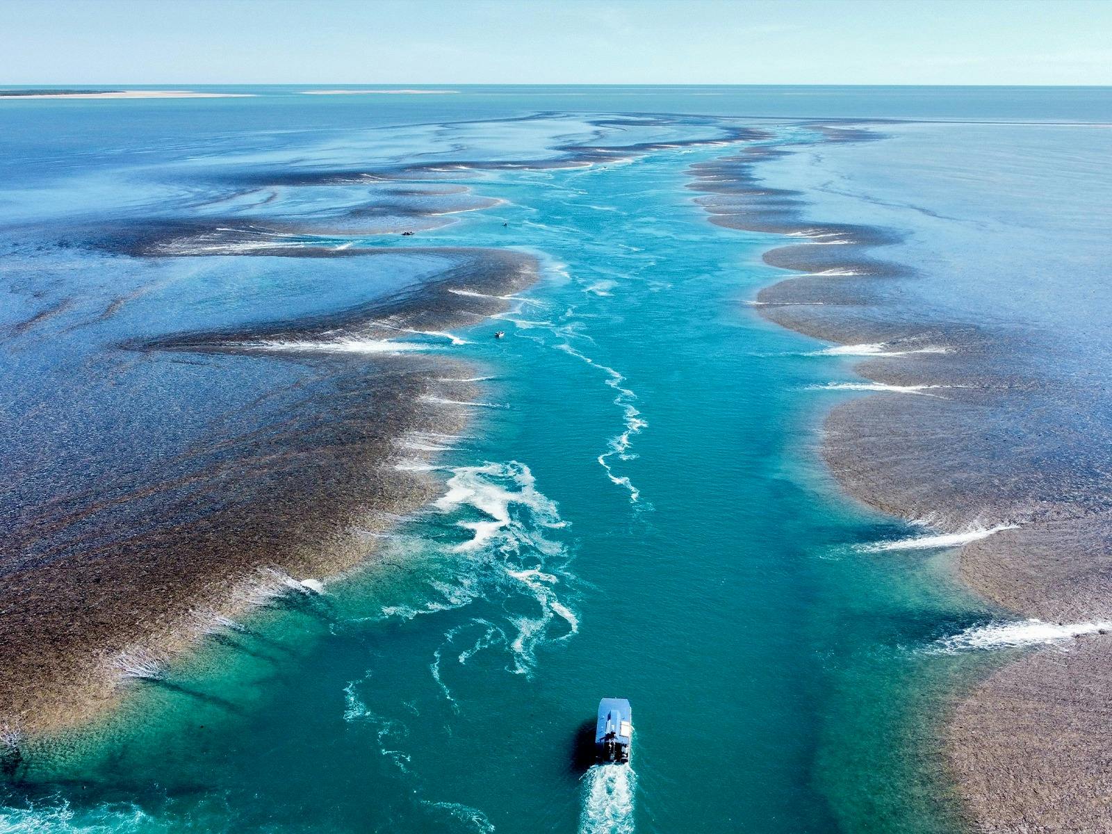 Xplorer Travelling Through Montgomery Reef