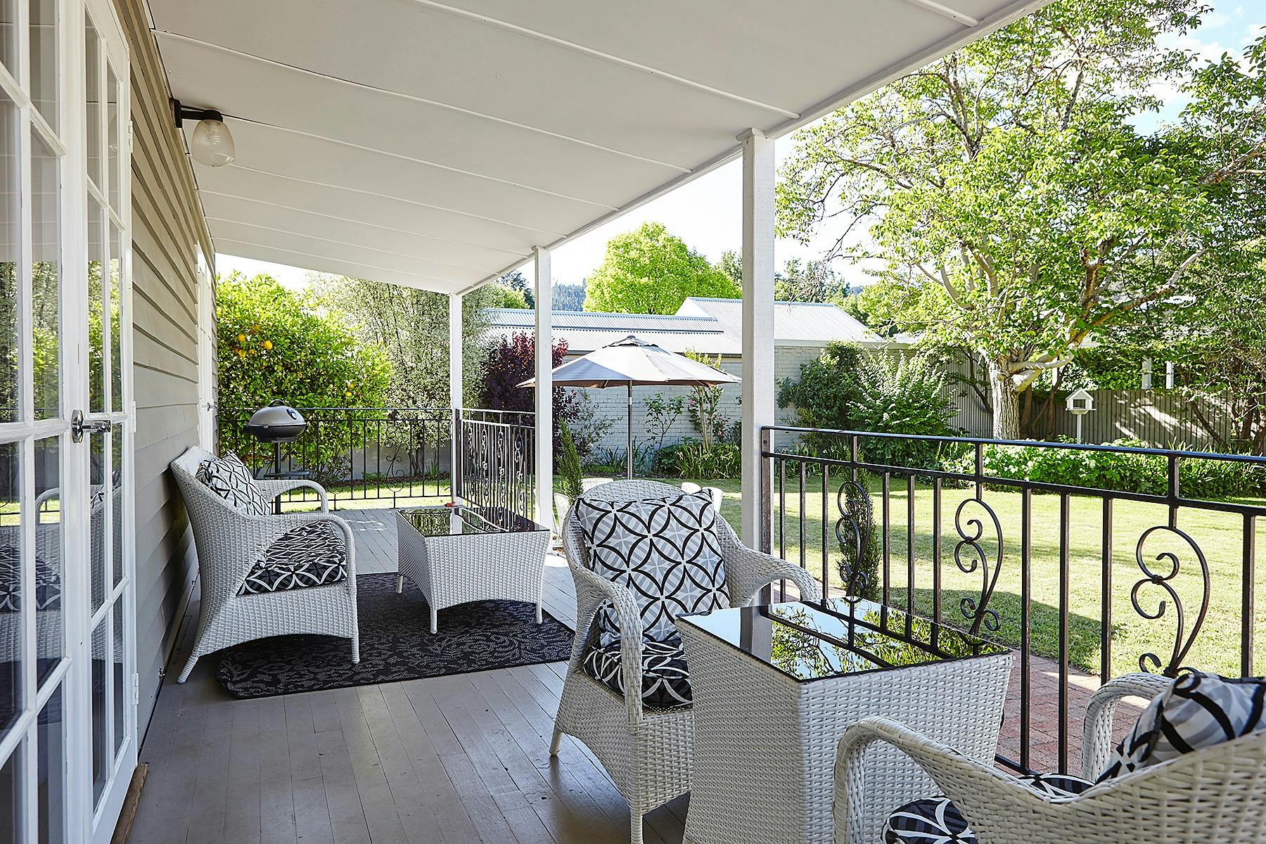 mountain views garden walnut tree rear sunny deck