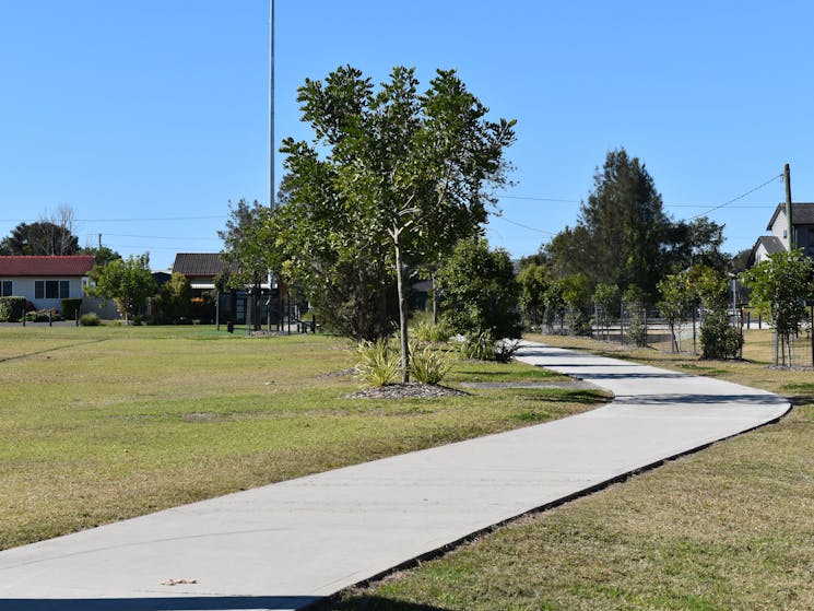 Wheel, walk, run or ride. Wide track around Macksville Park