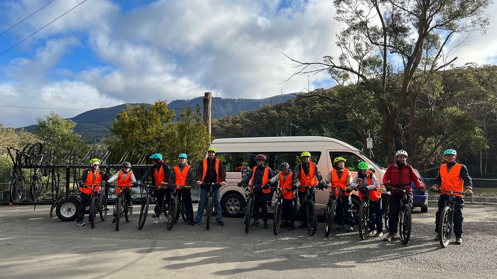 Bus and shuttle trailer