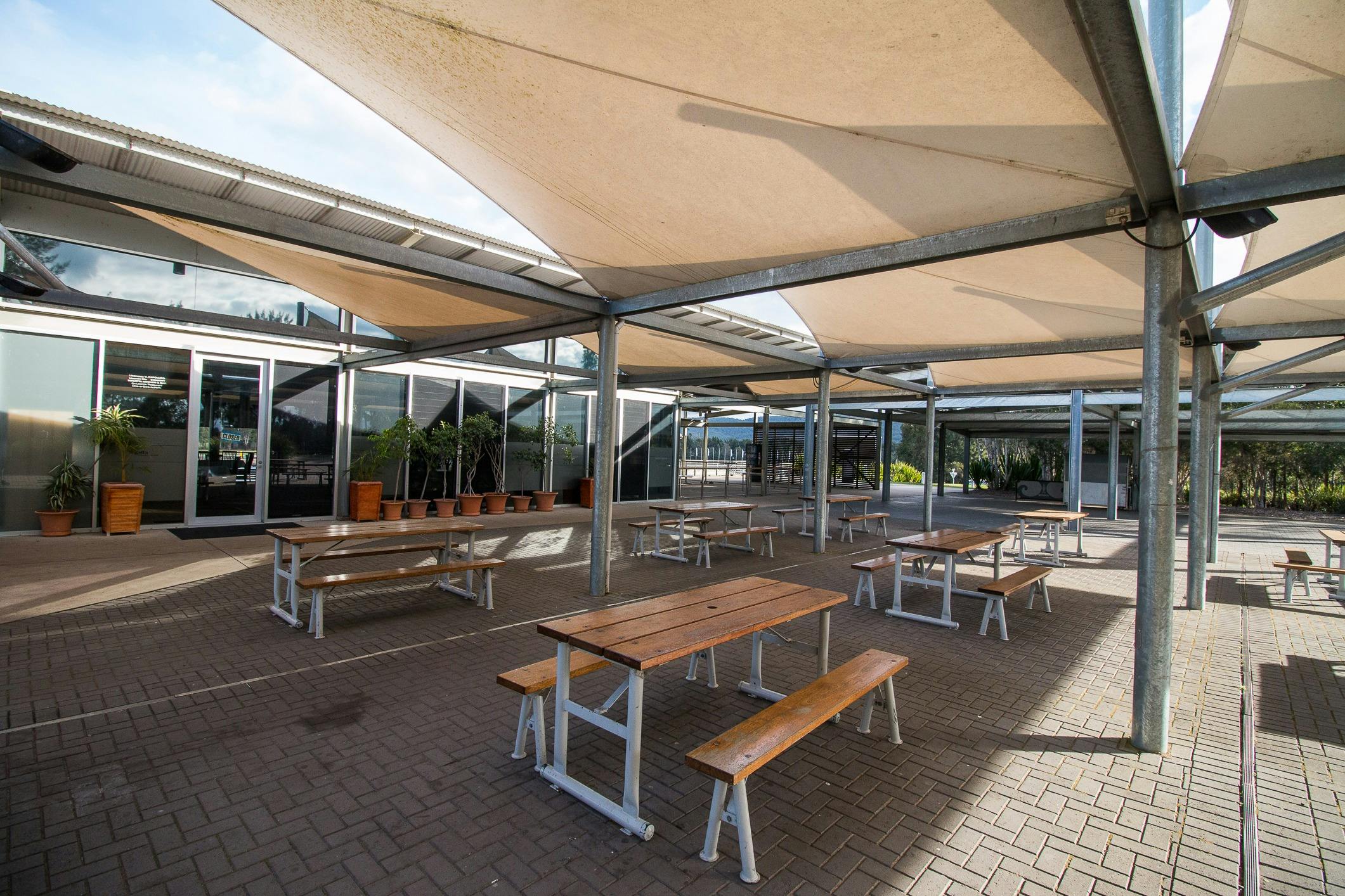 An exterior shot of the Lakeside Restaurant.